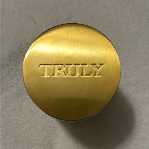 TRULY Hot Tropic Brightening Body Cream with Gold Lid - Picture 2 of 3